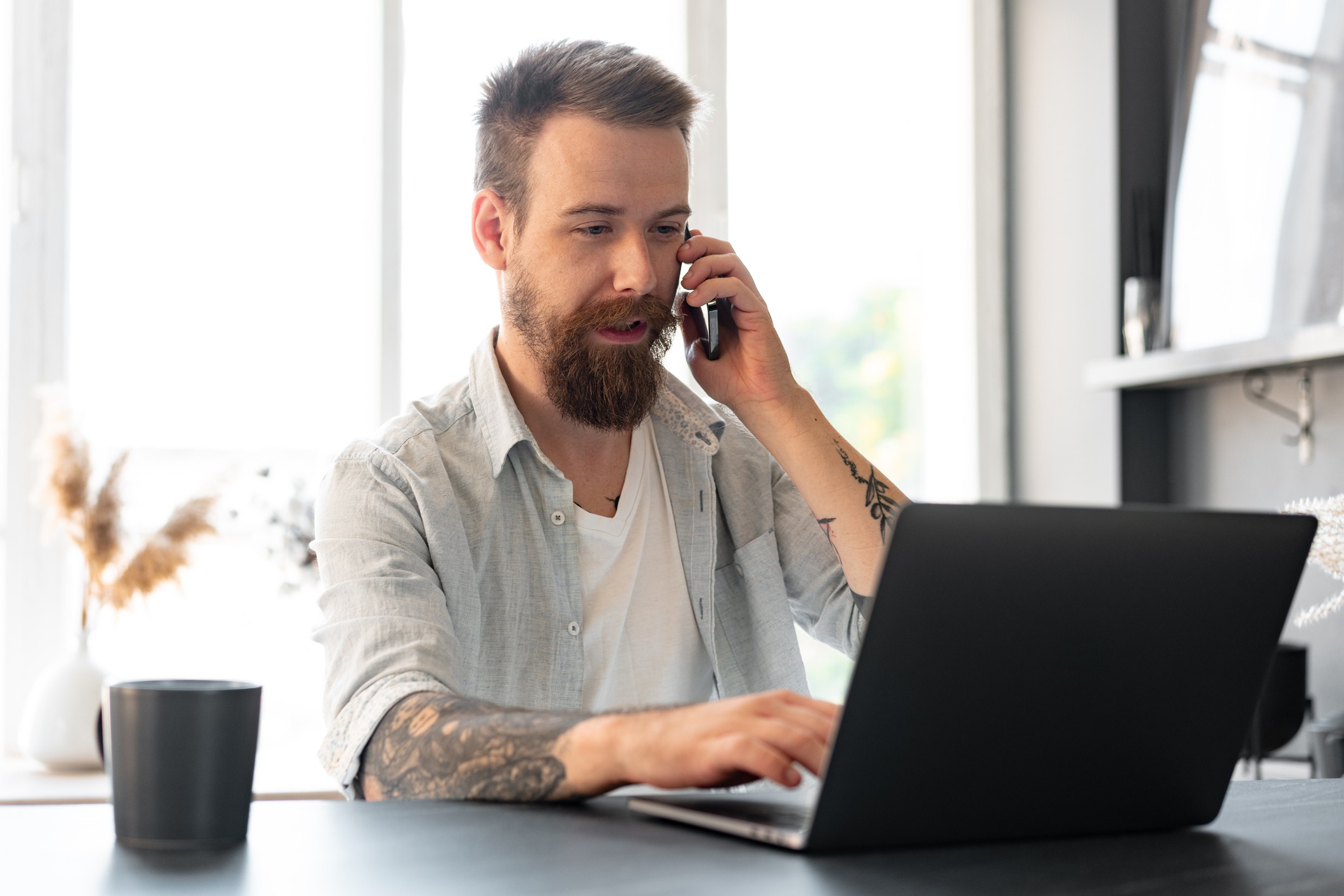 Aprenda técnicas fáceis para faturar como maquiadora profissional começando  hoje mesmo!